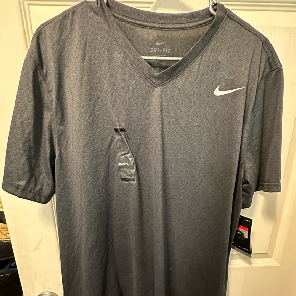 Nike tshirt - Picture 1 of 2
